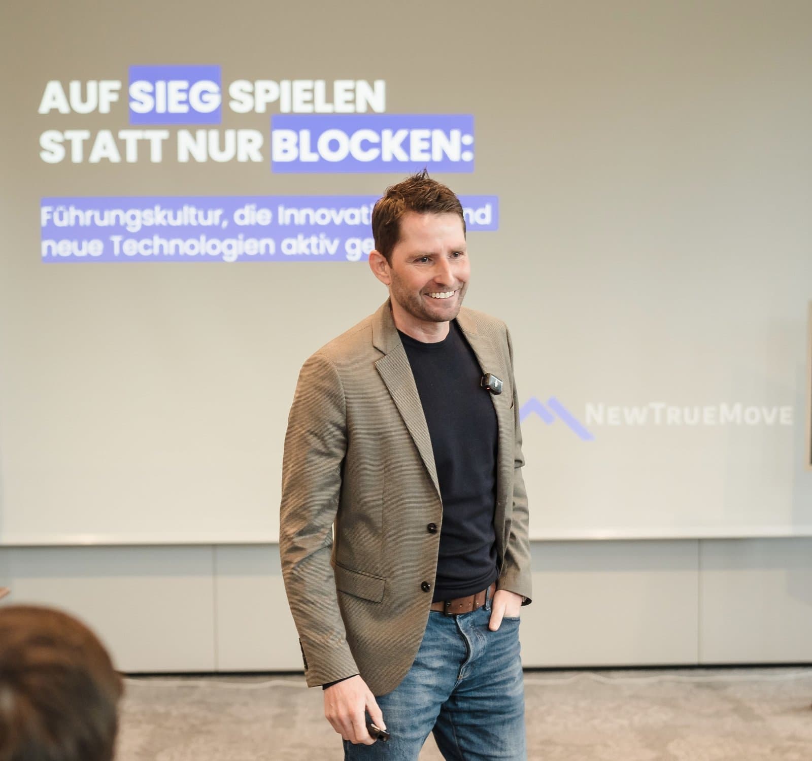 Marcus Trute auf der Bühne — Auf Sieg spielen statt nur blocken